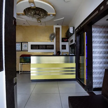Oyo Flagship Hotel Alpine Inn